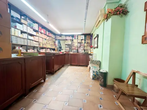Local comercial en calle Campaneros, 3