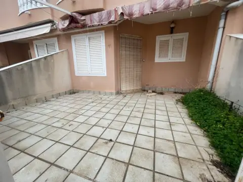 Casa adosada en calle del Río Vinalopó, 25