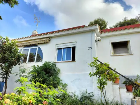 Chalet en Urbanización de la Carabela