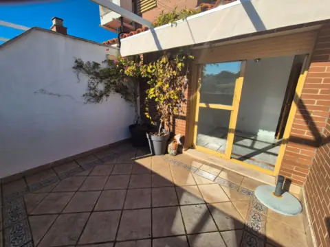 Dúplex en calle Fernando Sánchez Sampedro