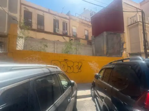Terreno en calle de Castelar, 70