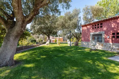 Casa en La Raya del Palancar-Guadamonte