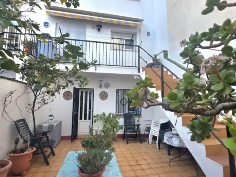 Casa adosada en Morera-Pomar