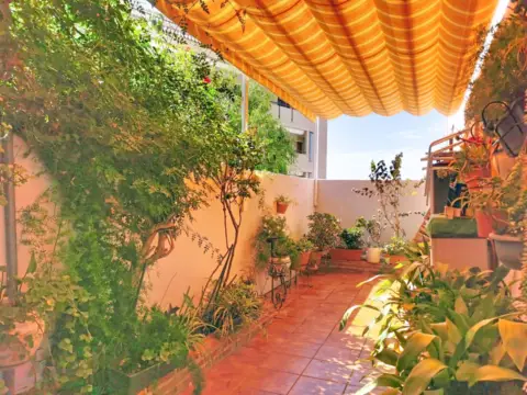 Casa pareada en calle del Sauce, 29