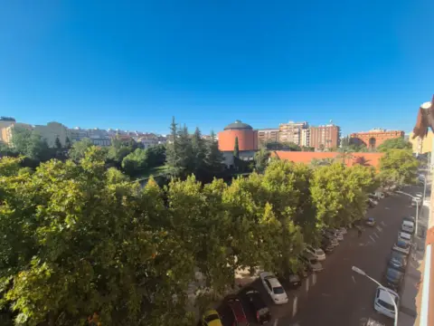 Piso en calle del Museo