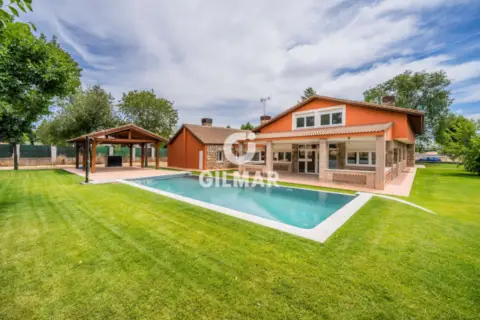 Chalet en Fuente del Fresno