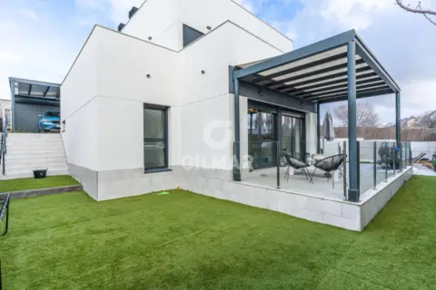 Chalet en La Colonia (Torrelodones)