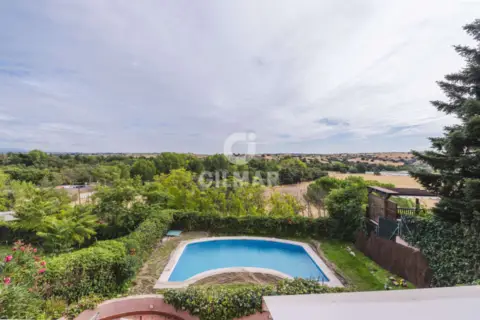 Chalet en Villafranca del Castillo