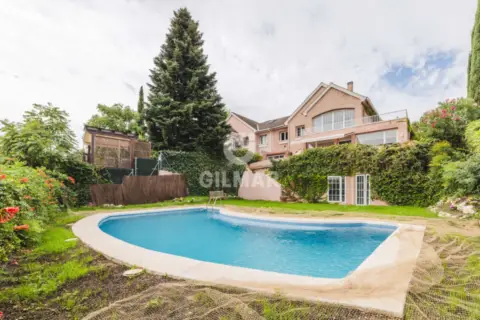 Chalet en Villafranca del Castillo