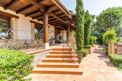 Chalet en El Bosque - Villaviciosa