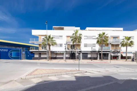 Local comercial en Alhaurín de La Torre