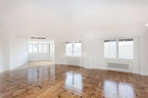 Piso en Castellana-Orense