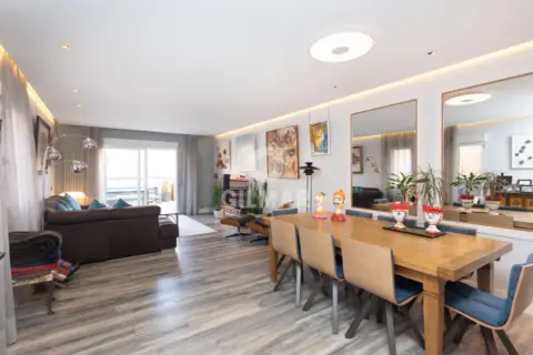 Piso en Cuatro Caminos