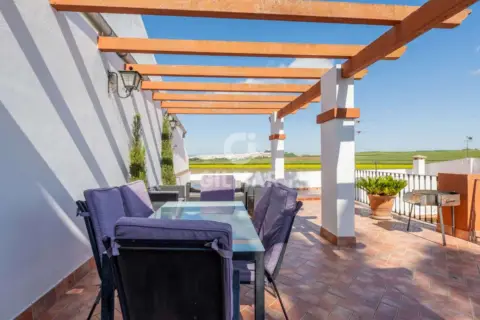 Chalet en Villamartín