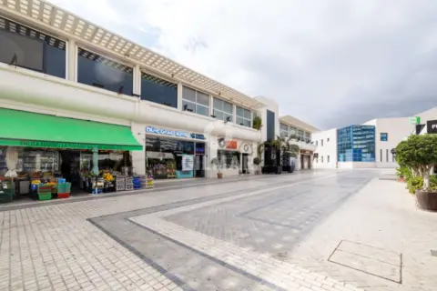 Local comercial en Puerto Banús