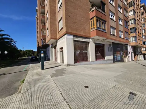 Local comercial en El Carbayedo-El Quirinal