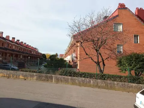 Chalet en calle de Juan Guerrero Urreisti