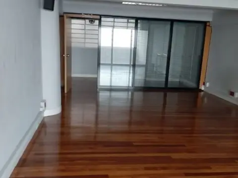 Oficina en Poza Lizentziatuaren Kalea