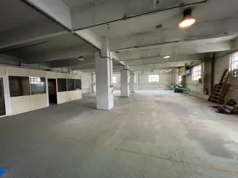 Nave industrial en Barrio de Florida, 56