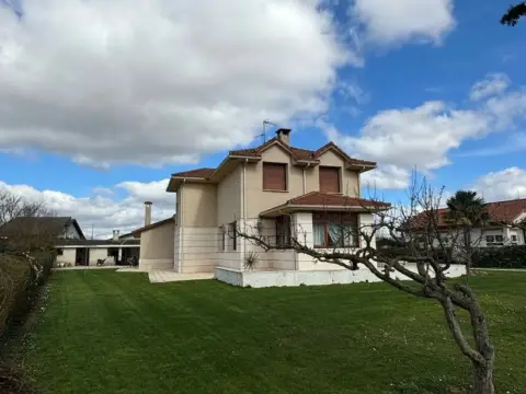 Chalet en Medina de Pomar