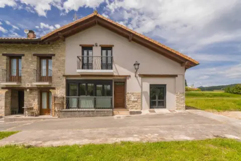 Casa pareada en Lizasoáin