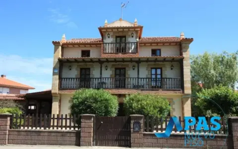 Chalet en calle Corban