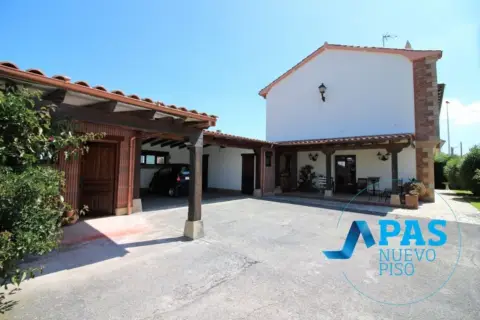 Chalet en calle Corban