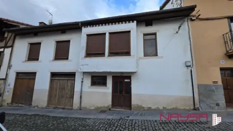 Casa en calle de Basogai