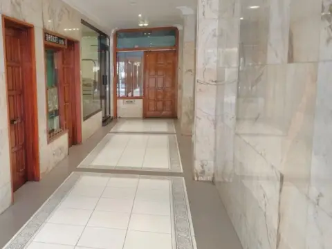 Local comercial en calle de Easo, 69