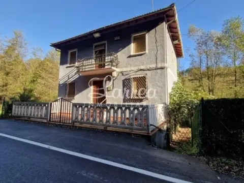 Casa en calle Basauntz