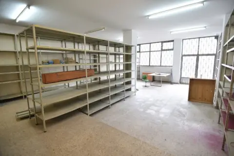Local comercial en calle de Barrena
