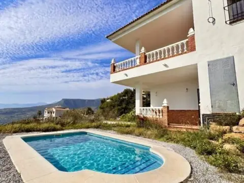 Casa en calle Urb. El Mirador de La Axarquia