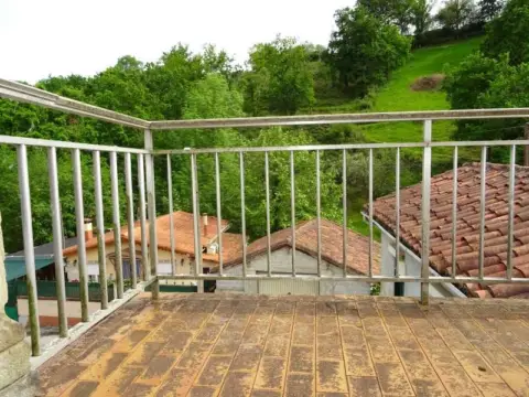 Casa adosada en calle Carazón