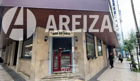 Local comercial en calle de la Marina, 8