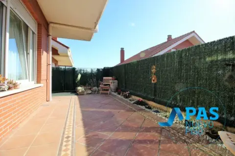 Casa pareada en calle del Bosque