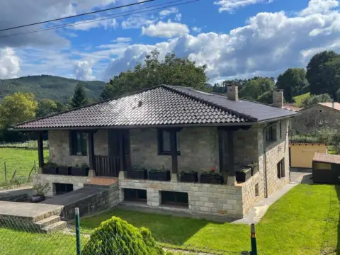 Chalet en calle Barrio Adino-Barrio