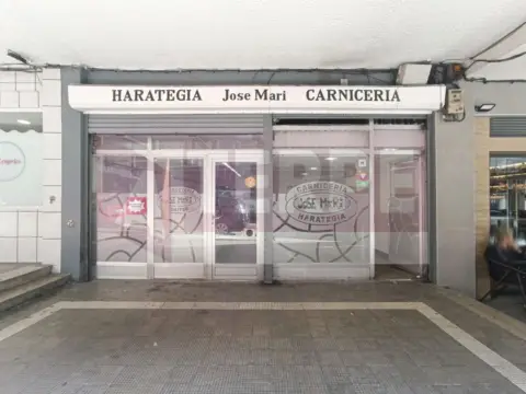 Local comercial en calle de Aita Donostia