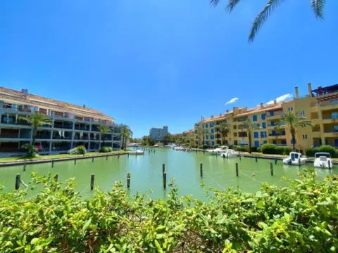 Piso en calle Avenida de La Marina, nº 5