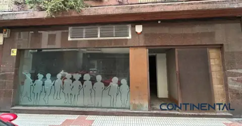 Local comercial en calle de Celestino Junquera