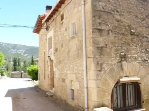 Casa en Valdenoceda