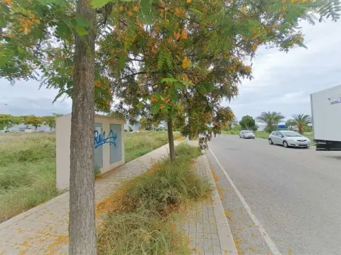 Terreno en calle de Galileo Galilei