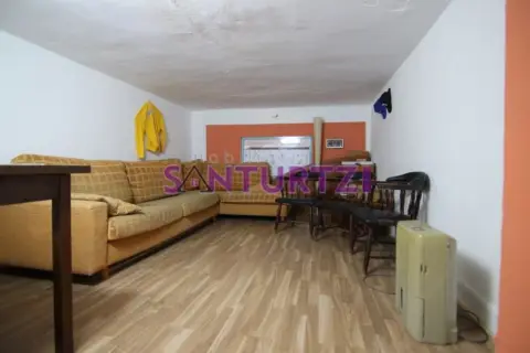 Local comercial en La Txitxarra
