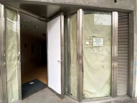 Local comercial en Alza - Herrera