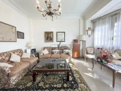 Piso en Plaza de los Sitios