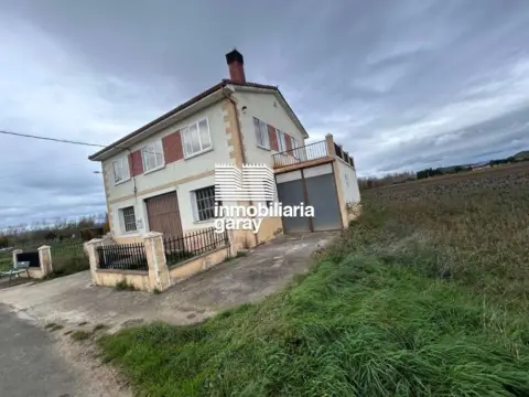Casa en Bustillo de Villarcayo