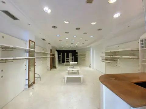 Local comercial en calle de Secundino Esnaola, 12