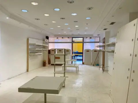 Local comercial en calle de Secundino Esnaola, 12