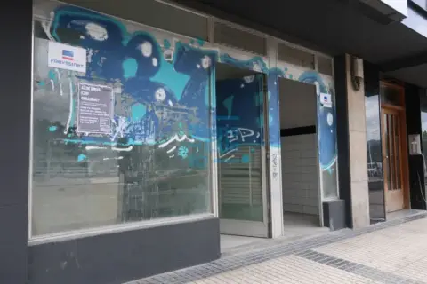 Local comercial en calle Antzieta Pasealekua