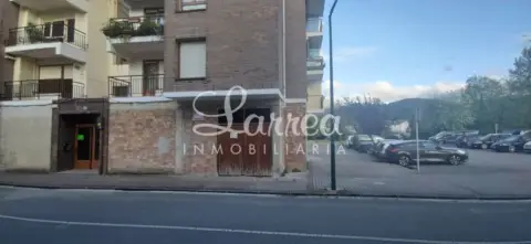 Local comercial en Olabarri Auzoa, 11