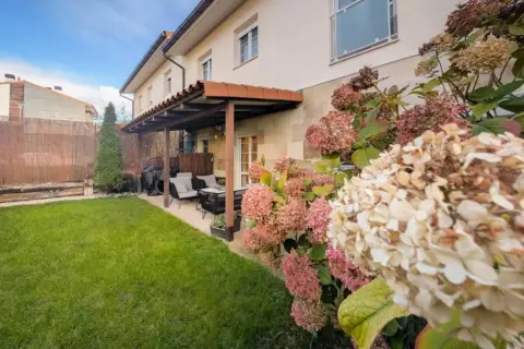Casa adosada en calle calle Txopodi